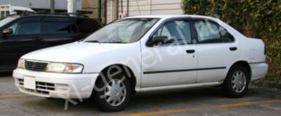 Лобовое стекло Nissan Sunny B14